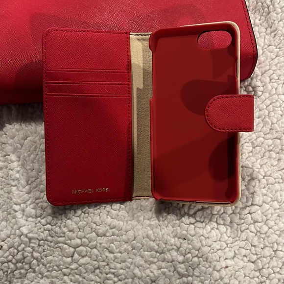 Red crossbody MK with IPhone wallet combo - Picture 9 of 11